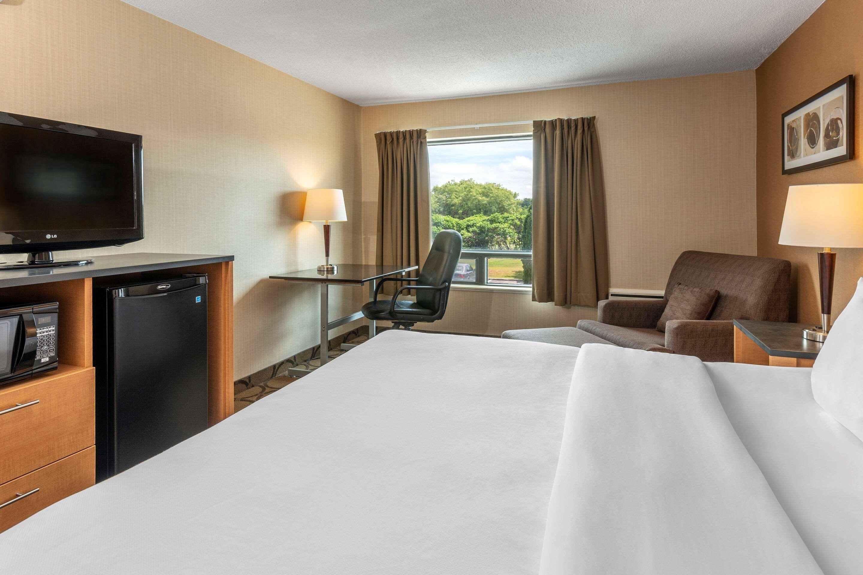 Comfort Inn Sherbrooke Exteriör bild